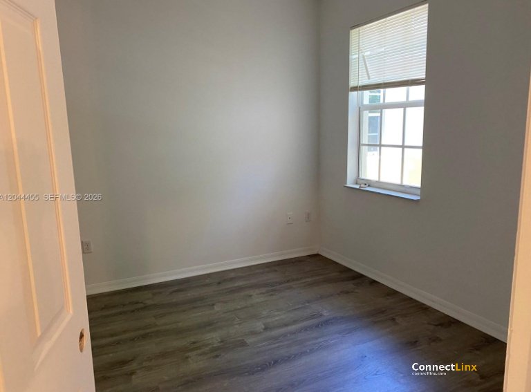 Photo 3 of 3 bed townhouse in Miramar