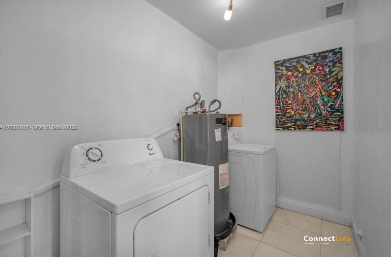 Photo 5 of 3 bed single family home in Hollywood