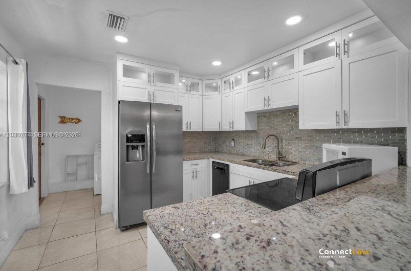 Photo 6 of 3 bed single family home in Hollywood