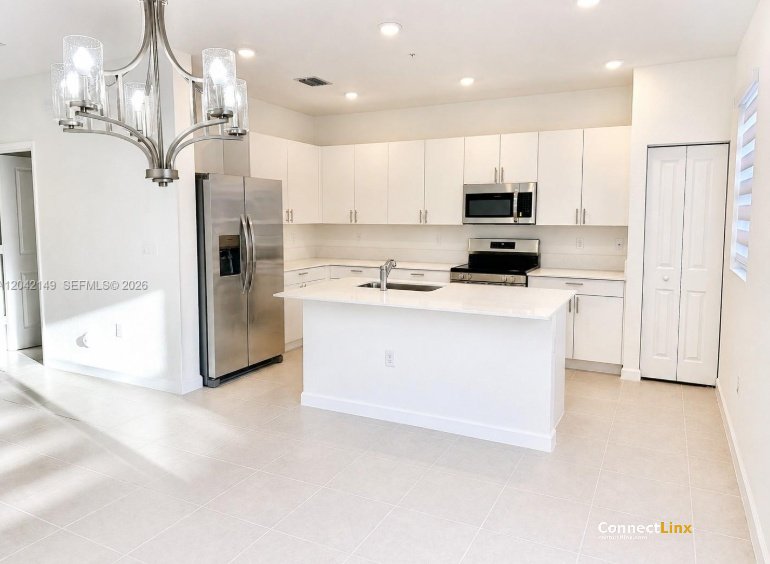 Photo 4 of 3 bed townhouse in Pembroke Pines