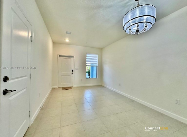 Photo 5 of 3 bed townhouse in Pembroke Pines