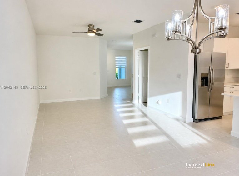 Photo 8 of 3 bed townhouse in Pembroke Pines