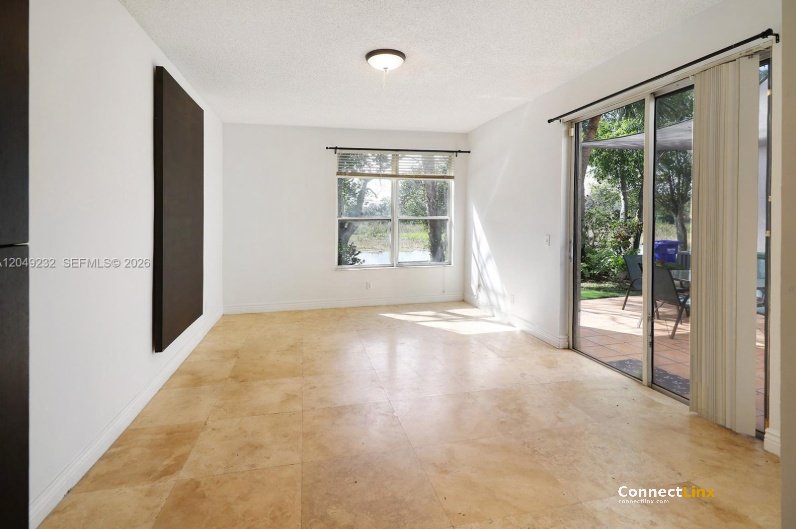 Photo 7 of 3 bed townhouse in Pembroke Pines