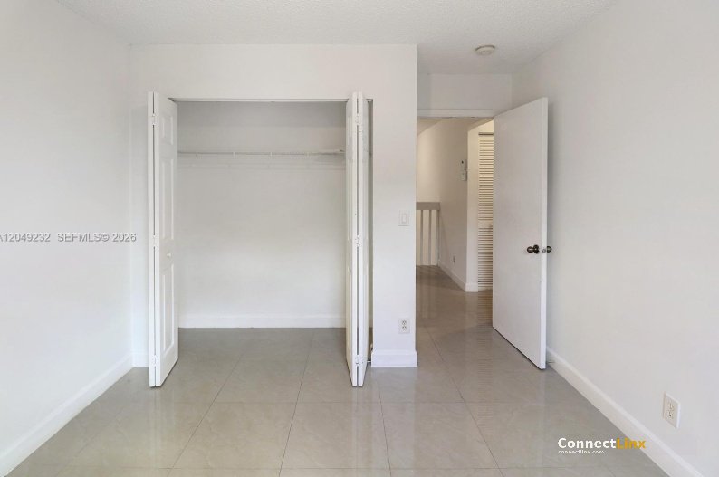 Photo 8 of 3 bed townhouse in Pembroke Pines
