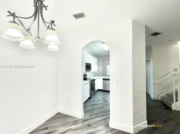 Photo 3 of 3 bed townhouse in Miramar