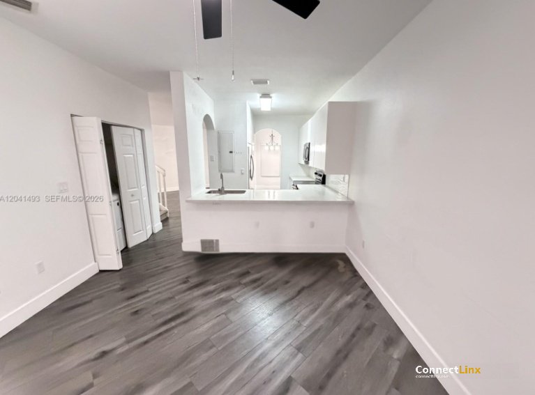 Photo 5 of 3 bed townhouse in Miramar