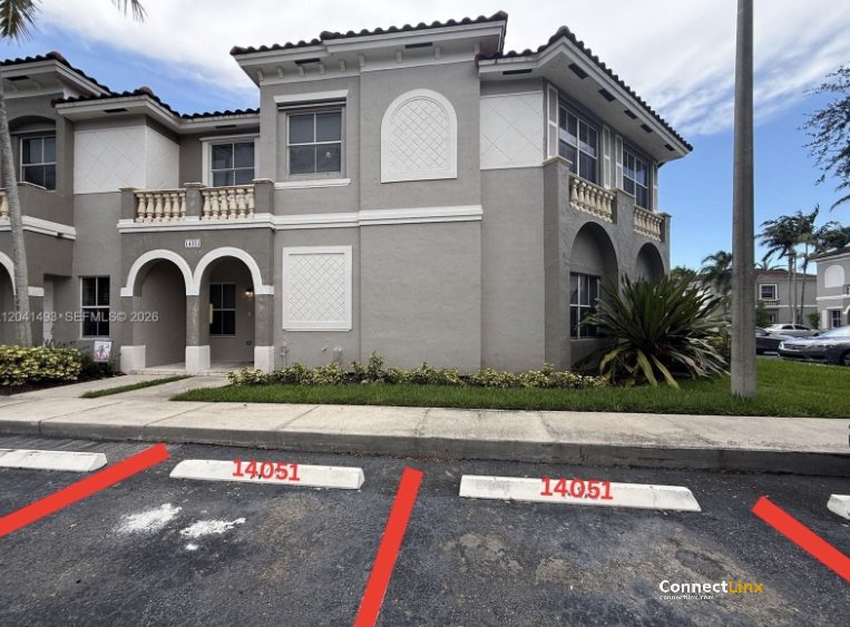 Photo 7 of 3 bed townhouse in Miramar