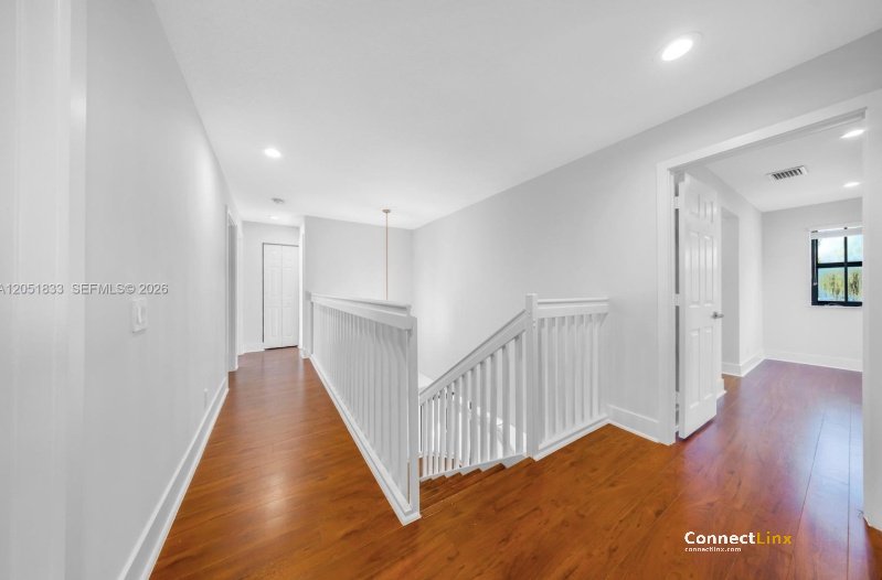 Photo 8 of 5 bed single family home in Weston