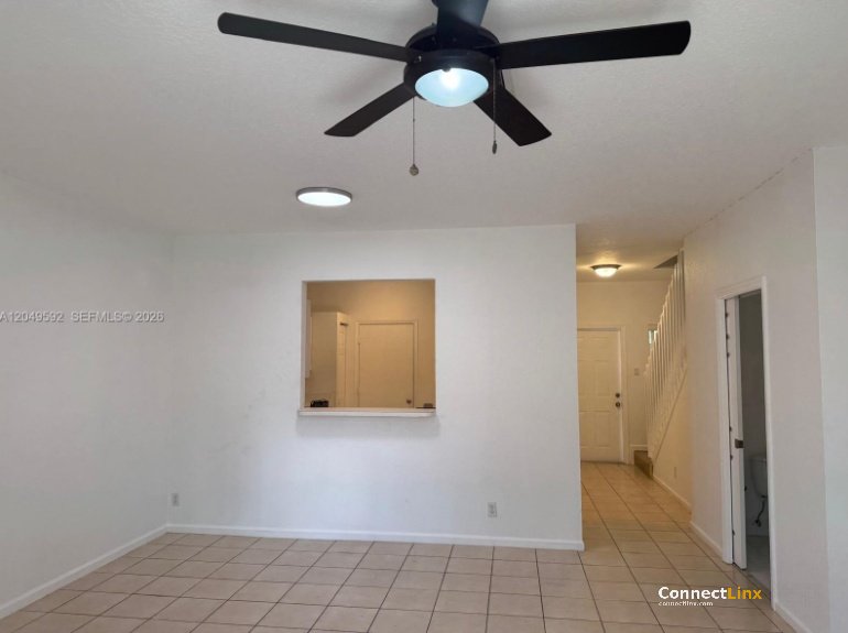 Photo 3 of 3 bed townhouse in Sunrise