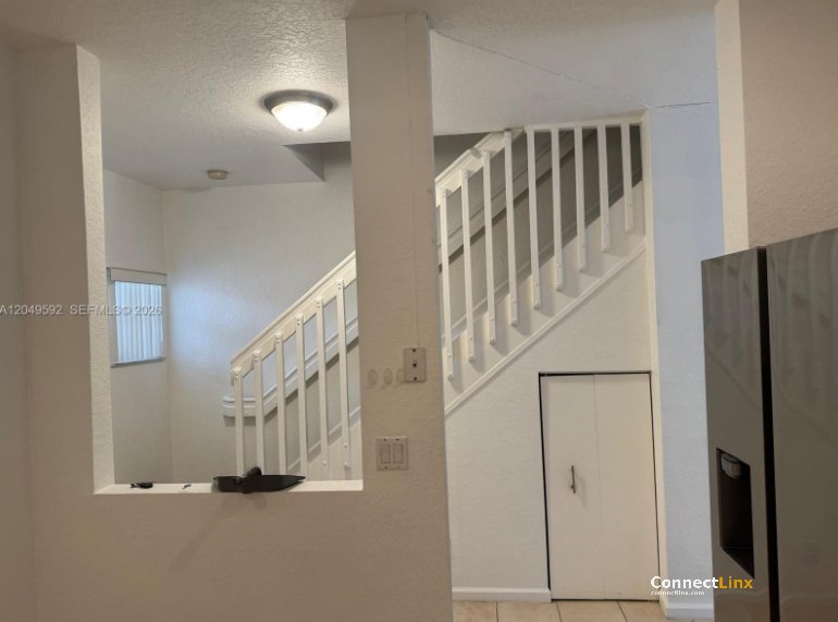 Photo 6 of 3 bed townhouse in Sunrise