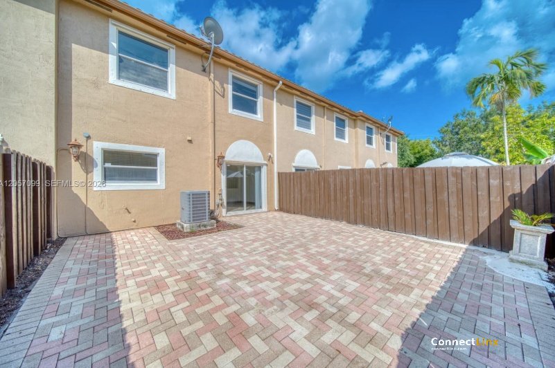 Photo 7 of 3 bed townhouse in Miramar