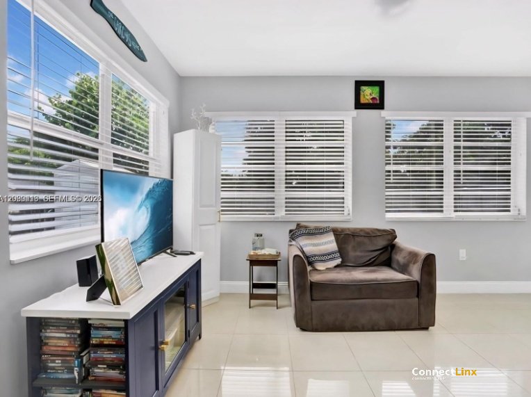Photo 8 of 3 bed single family home in Pembroke Pines