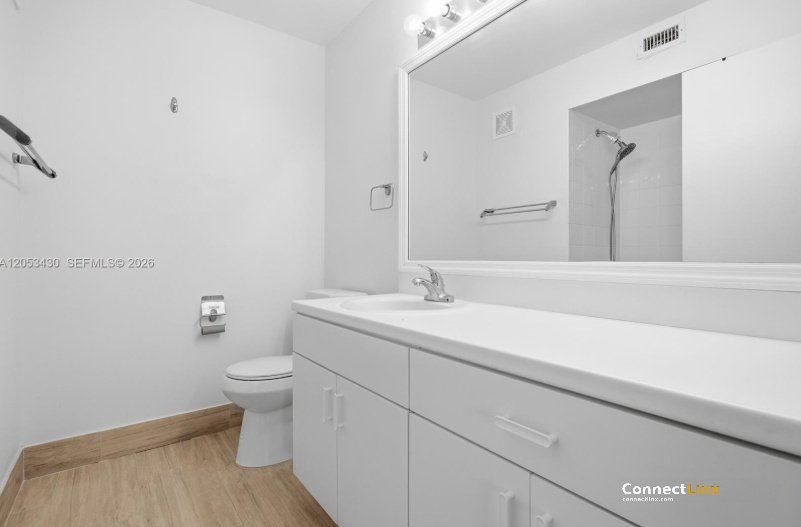 Photo 6 of 3 bed townhouse in Weston