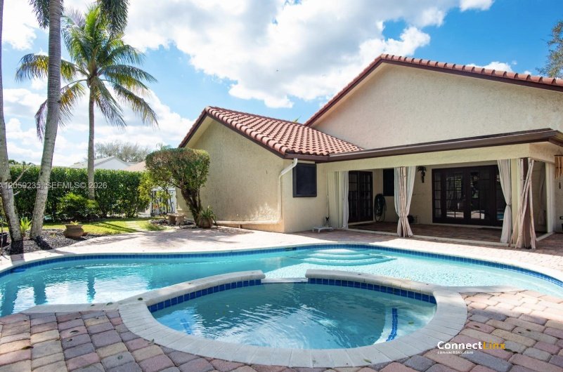 Photo 6 of 3 bed single family home in Davie