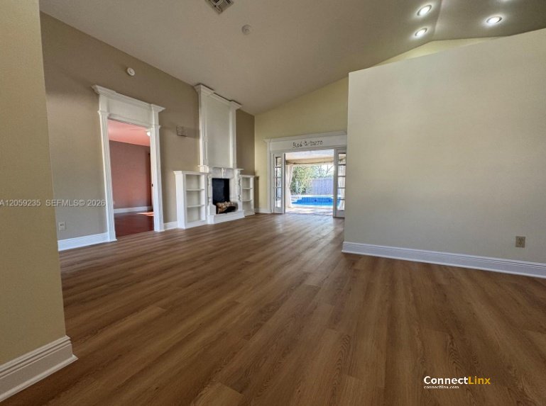 Photo 7 of 3 bed single family home in Davie