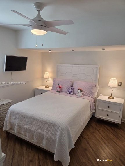 Photo 3 of 3 bed single family home in Pembroke Pines