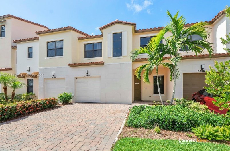3 bed townhome in Pembroke Pines