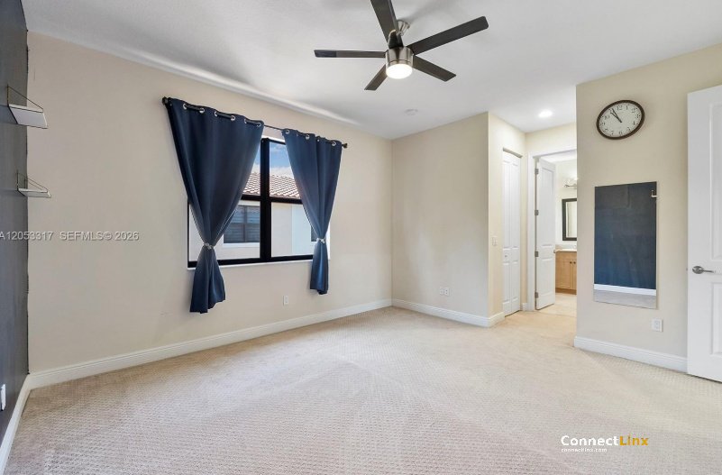 Photo 3 of 3 bed townhouse in Pembroke Pines