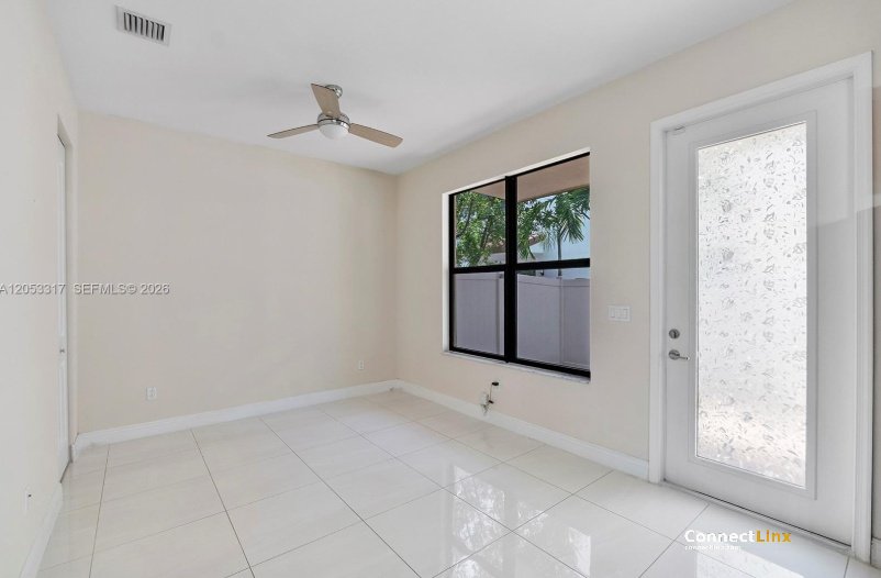 Photo 5 of 3 bed townhouse in Pembroke Pines