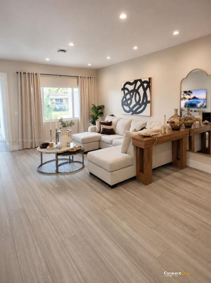 Photo 2 of 3 bed single family home in Hollywood