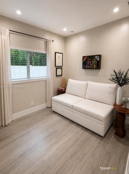 Photo 3 of 3 bed single family home in Hollywood