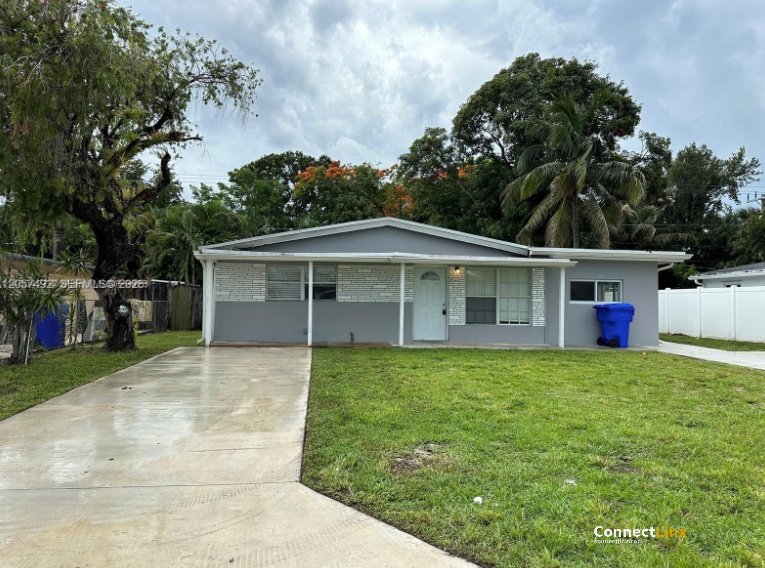3 bed house in Hollywood
