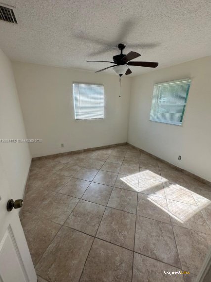Photo 6 of 3 bed single family home in Hollywood