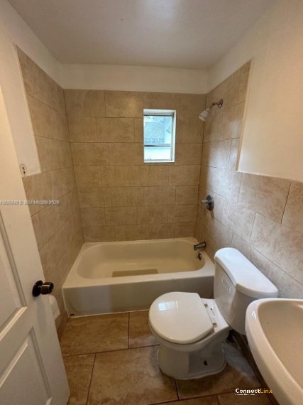 Photo 7 of 3 bed single family home in Hollywood