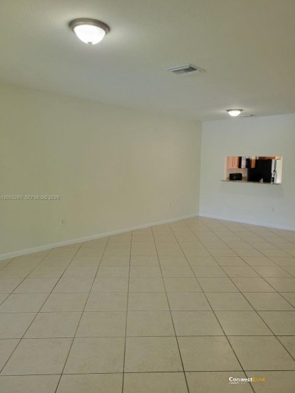 Photo 8 of 3 bed townhouse in Miramar