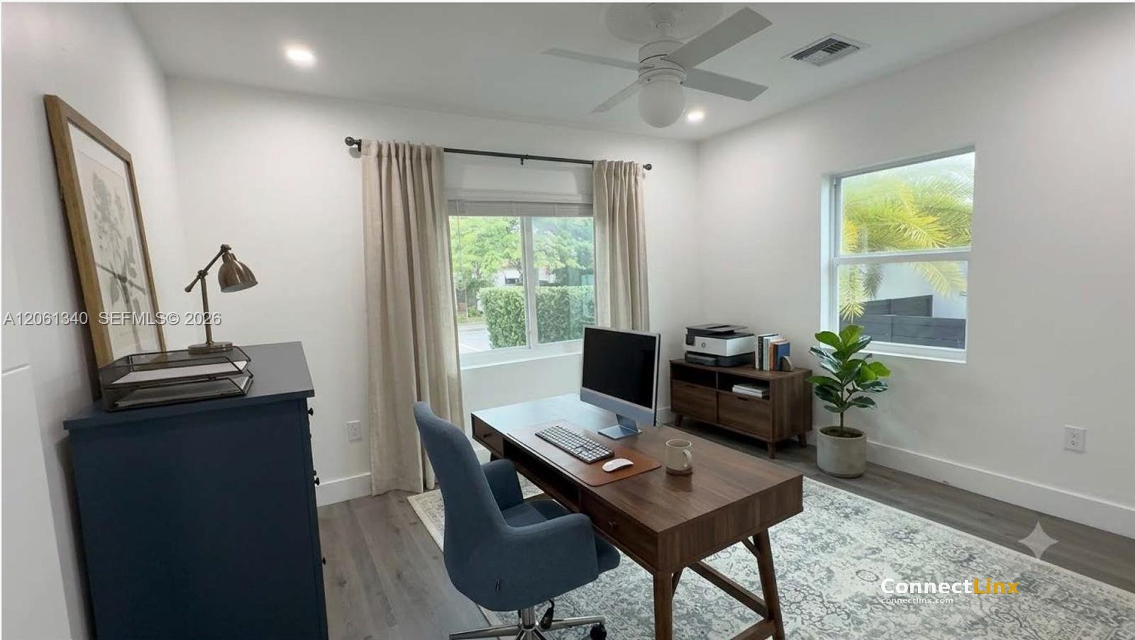 Photo 3 of 3 bed single family home in Miami