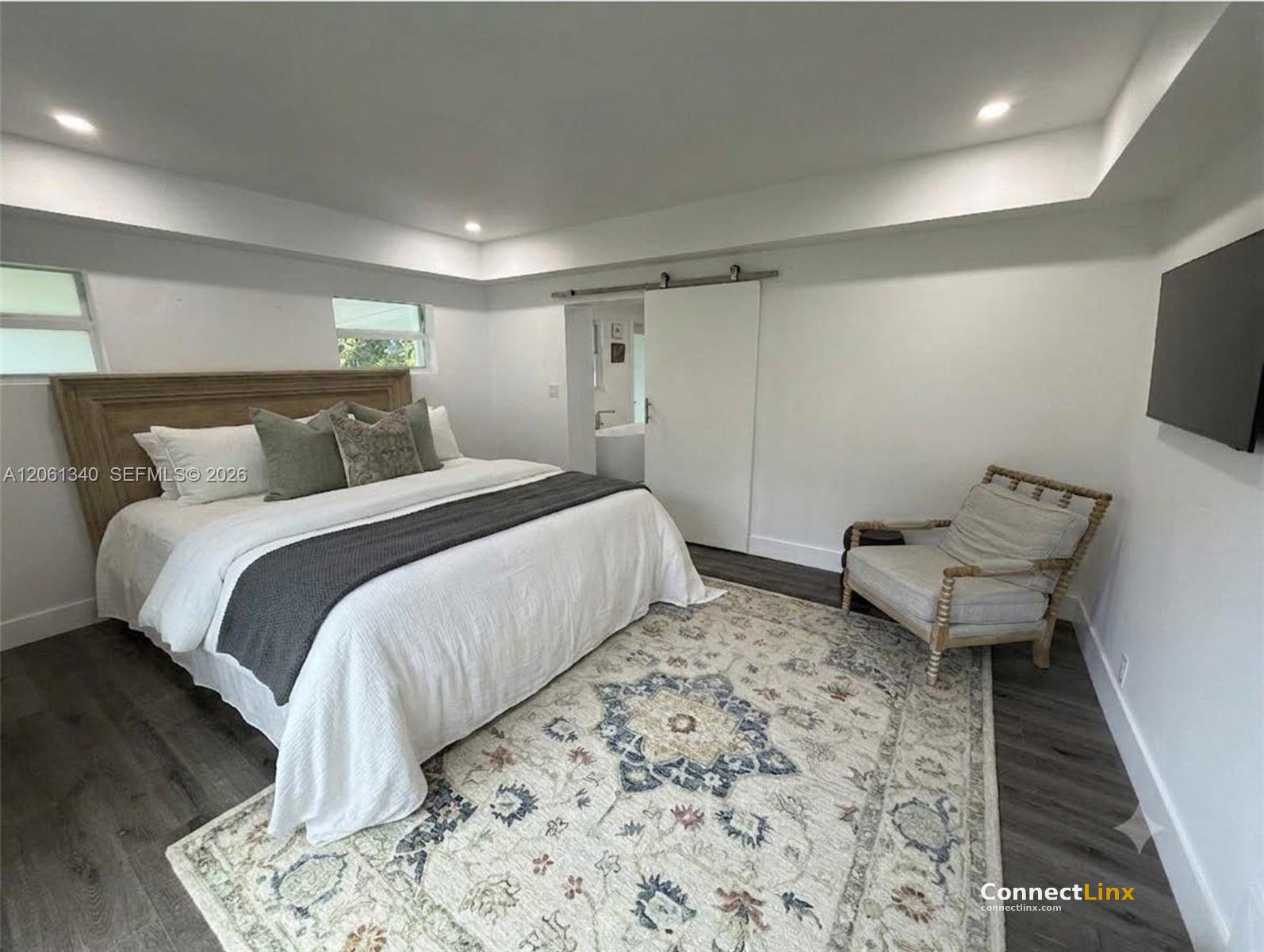 Photo 7 of 3 bed single family home in Miami