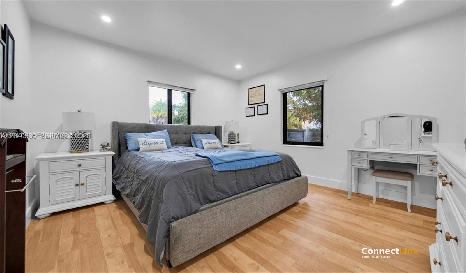 Photo 3 of 3 bed single family home in Miami