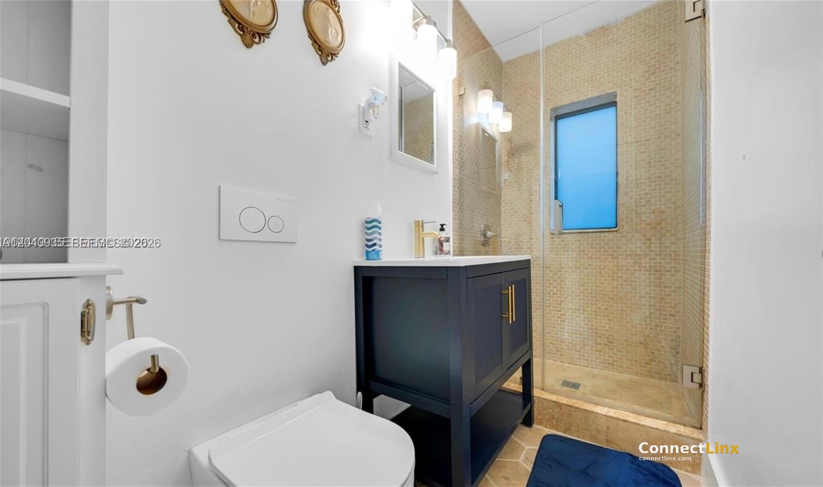 Photo 7 of 3 bed single family home in Miami