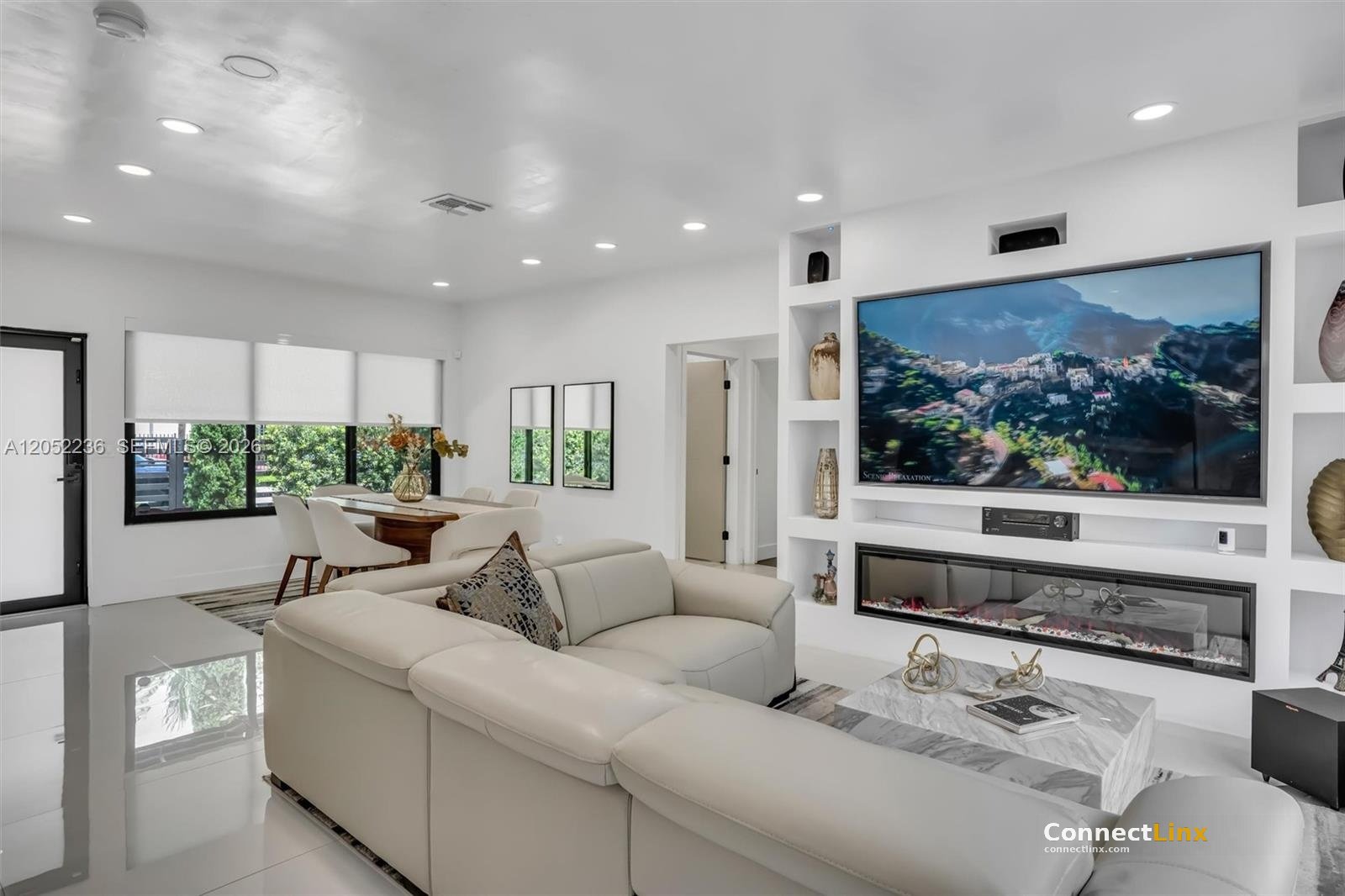Photo 3 of 3 bed single family home in Miami