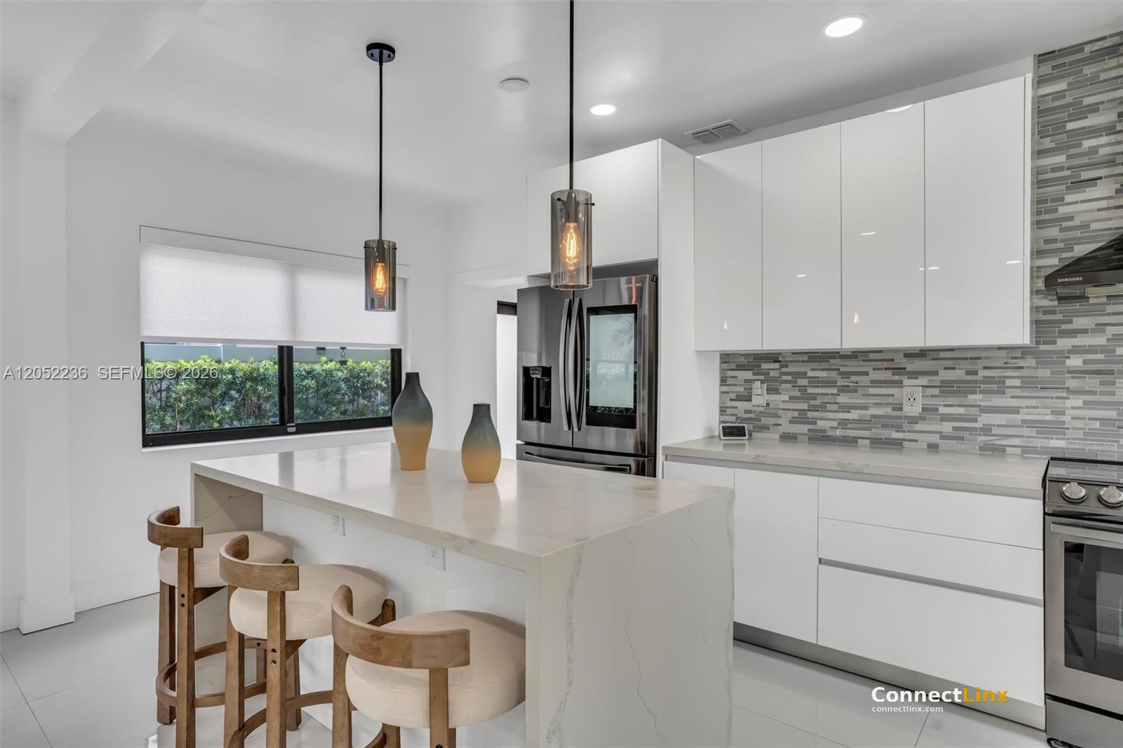 Photo 7 of 3 bed single family home in Miami