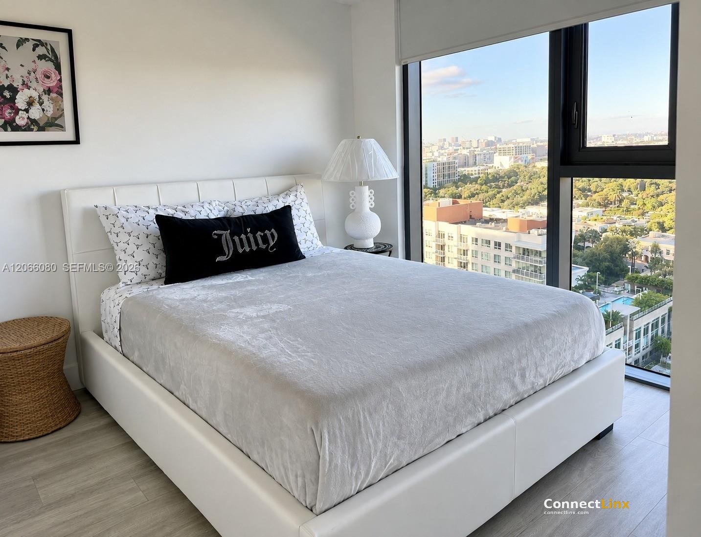 Photo 3 of 2 bed condo in Miami