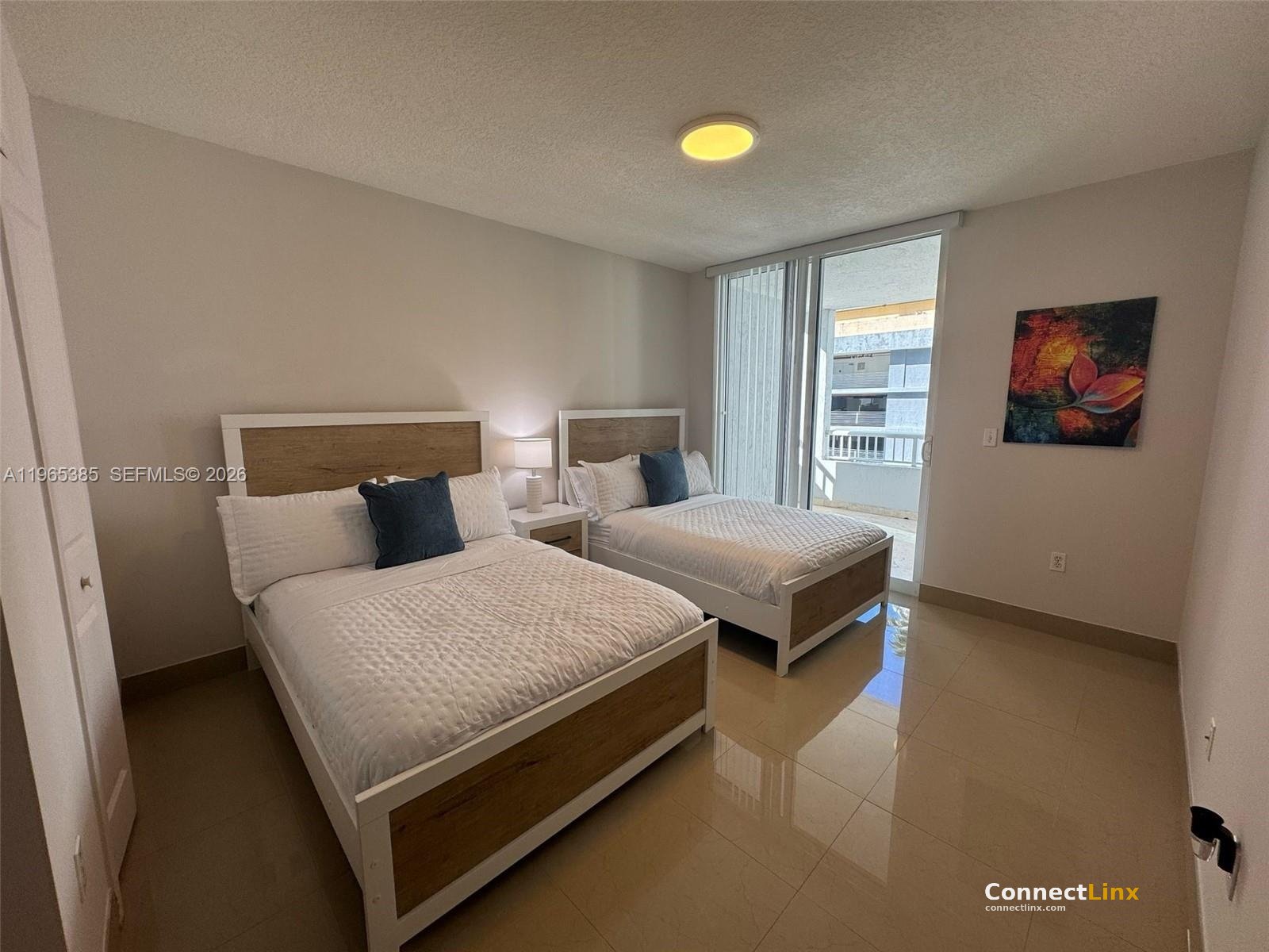 Photo 3 of 2 bed condo in Miami