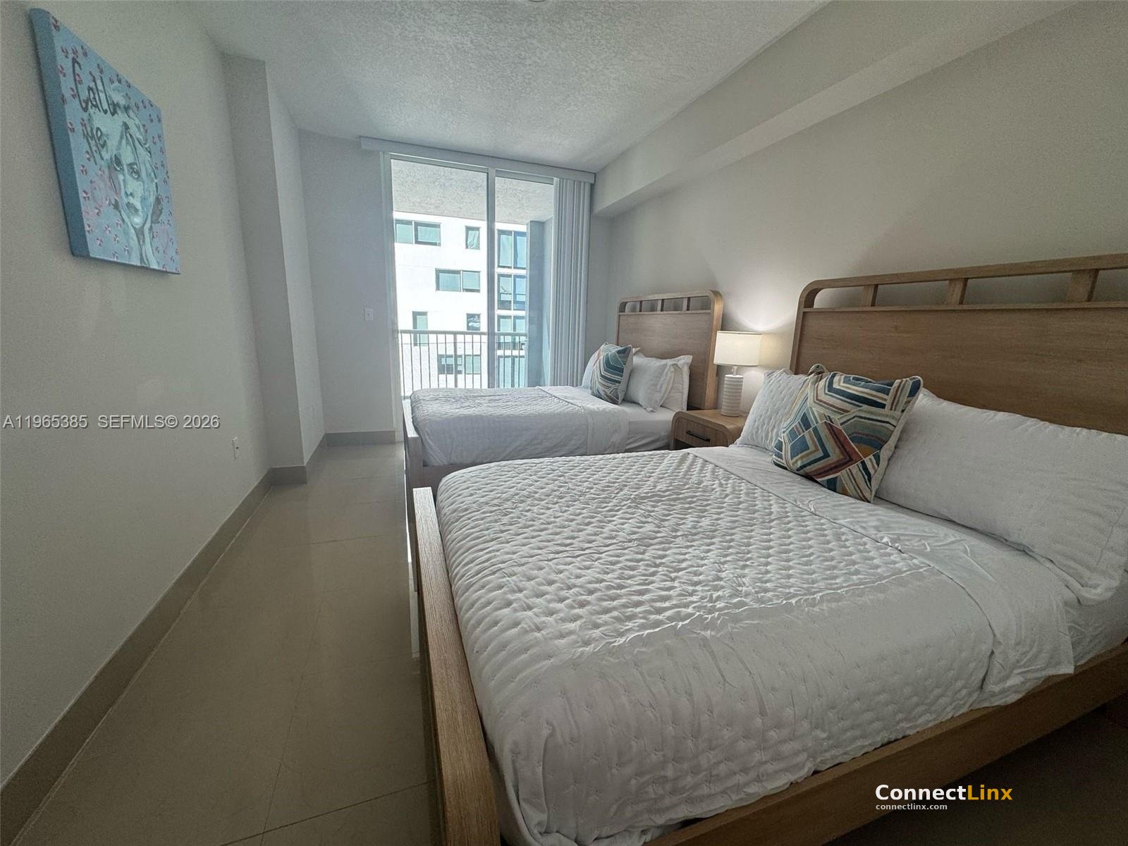 Photo 4 of 2 bed condo in Miami