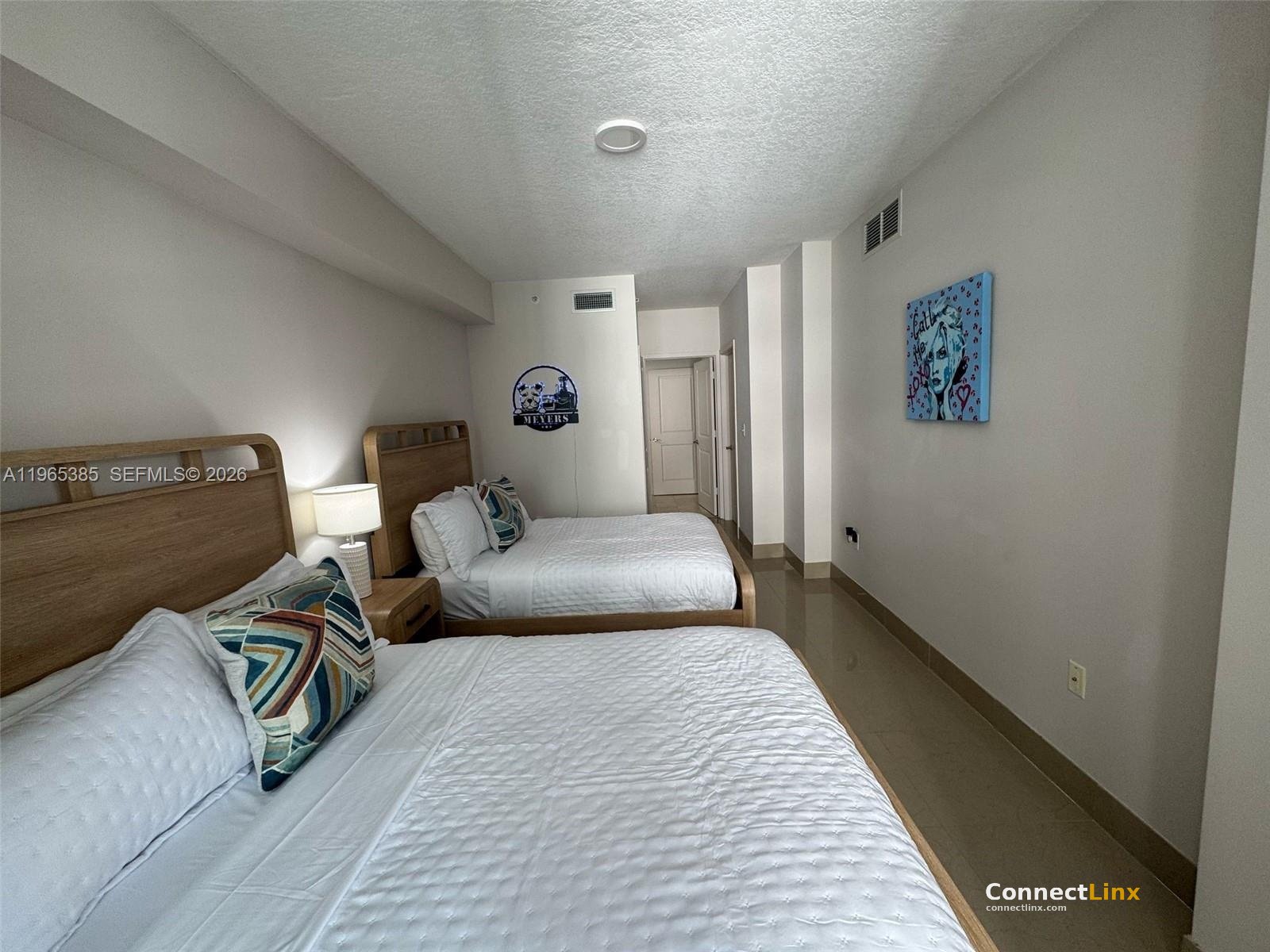 Photo 5 of 2 bed condo in Miami