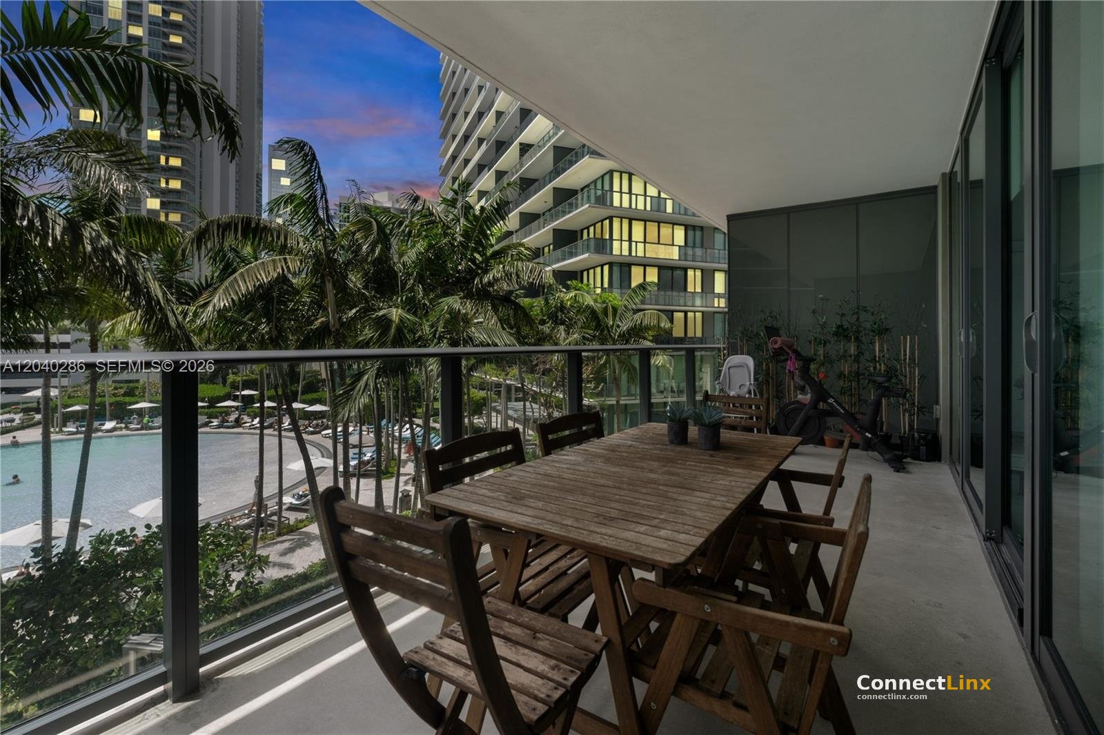 2 bed condo in Miami