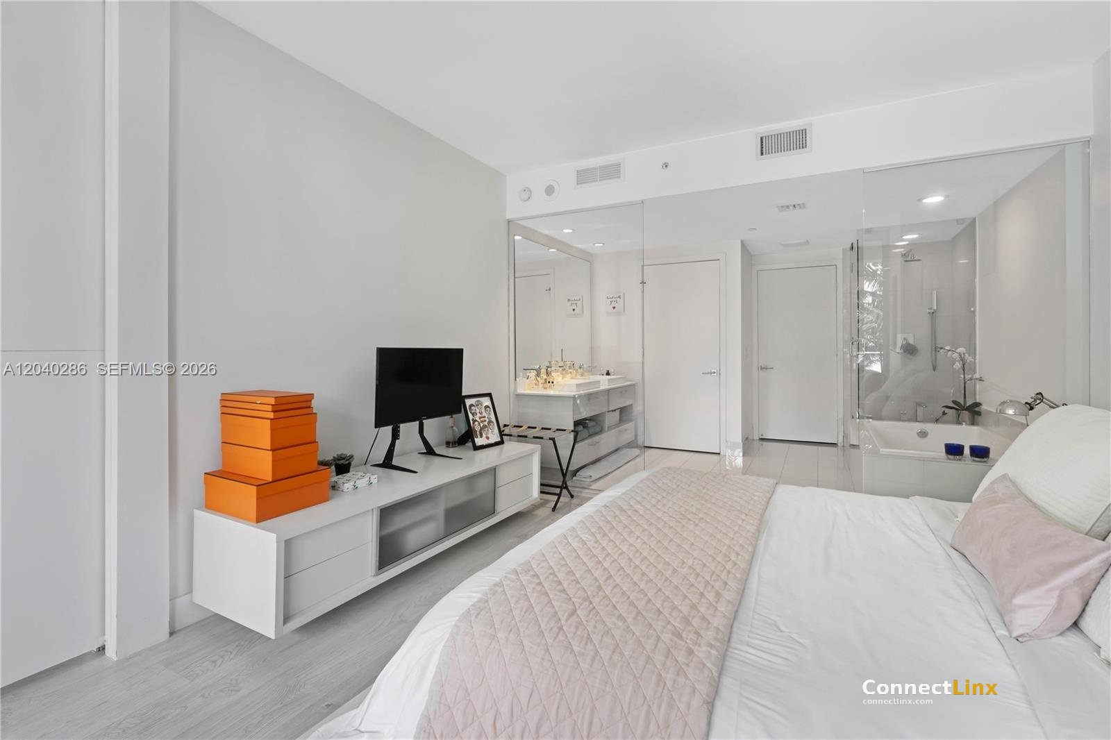 Photo 7 of 2 bed condo in Miami