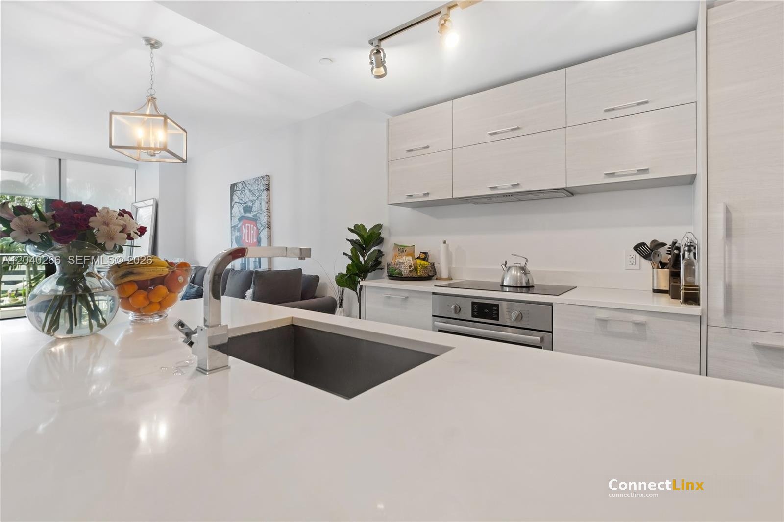 Photo 8 of 2 bed condo in Miami