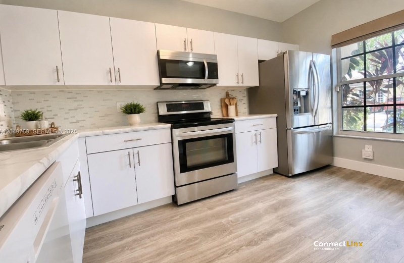 2 bed townhome in Pembroke Pines