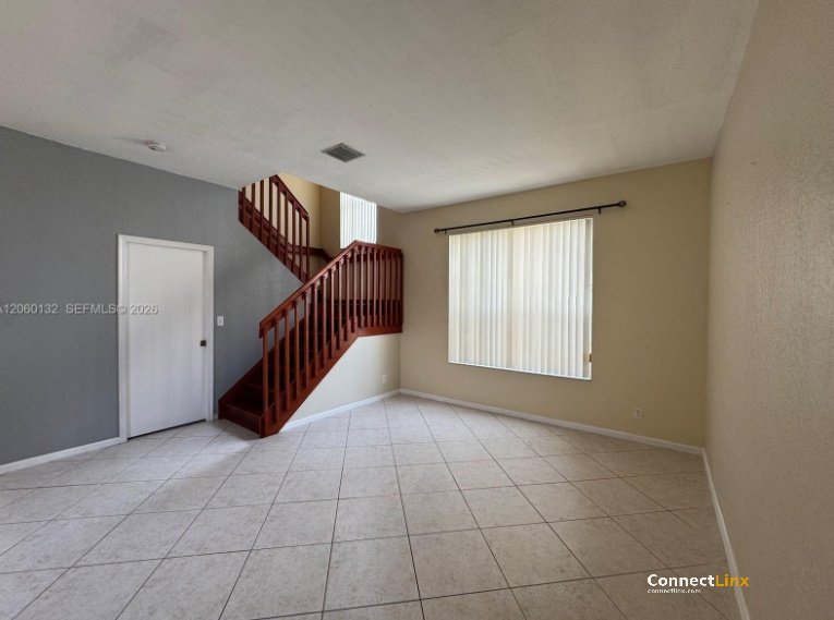 Photo 4 of 4 bed single family home in Miramar