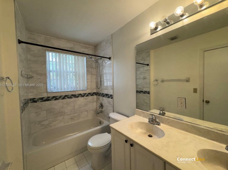 Photo 7 of 4 bed single family home in Miramar