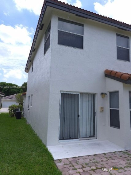 Photo 5 of 4 bed single family home in Pembroke Pines