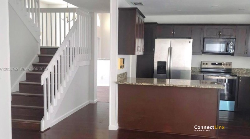 Photo 8 of 4 bed single family home in Pembroke Pines