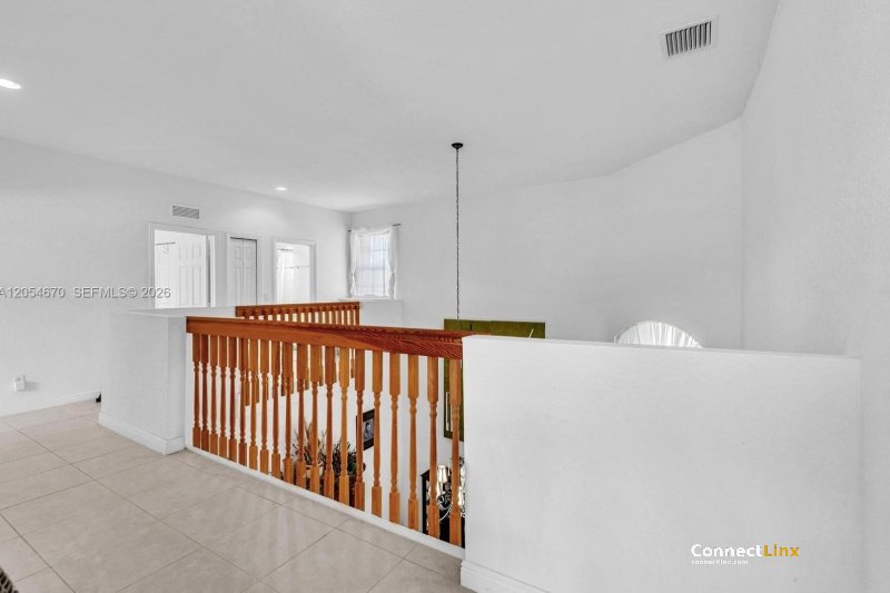 Photo 3 of 4 bed single family home in Miramar