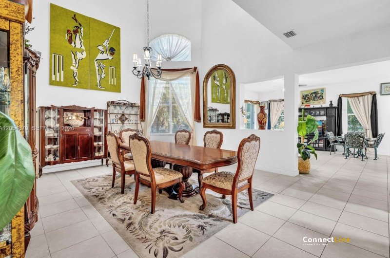 Photo 4 of 4 bed single family home in Miramar