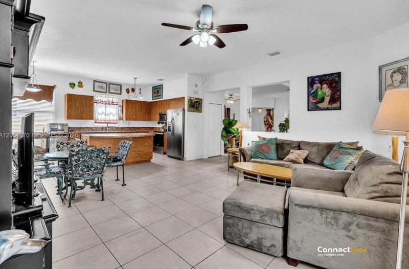 Photo 6 of 4 bed single family home in Miramar